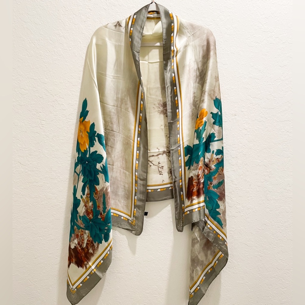 🌹🆕 Silky Scarf Wrap Shawl with Gray Ivory Teal Design - Picture 3 of 11